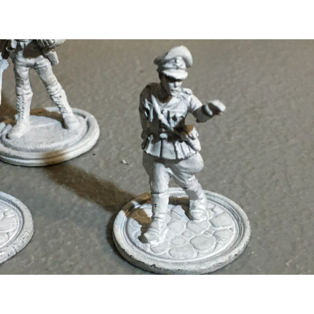 A32507 UNKNOWN METAL MINIATURES LOT 5 PK HUMAN EXPLORER SOLDIER PIRATE