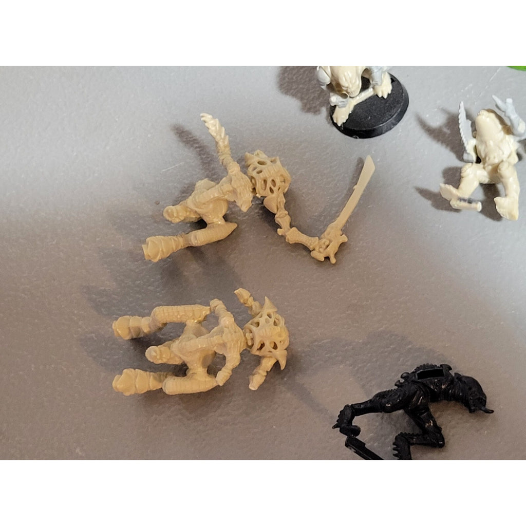 A18726 WARHAMMER 40K SPACE CRUSADE TYRANIDS GENESTEALERS WARRIORS HYBRIDS INC