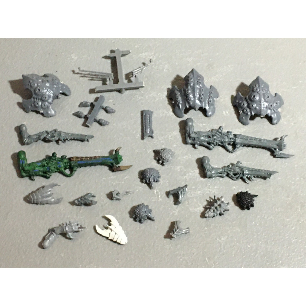 A22321 WARHAMMER 40K TYRANIDS BITS LOT MIXED GAMES WORKSHOP GW