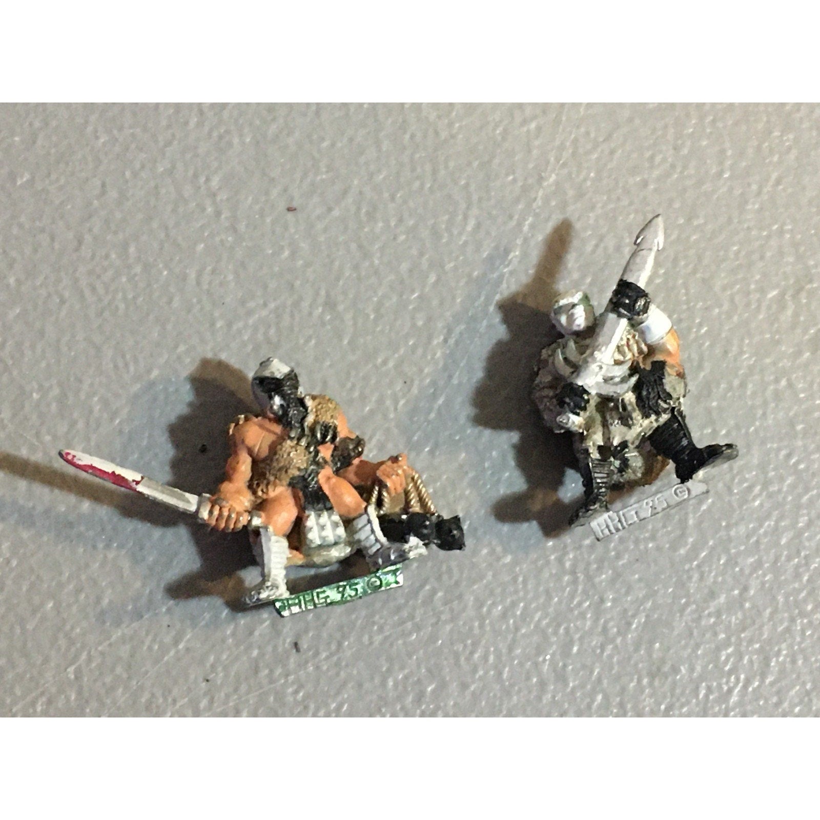 A29788 HHG HEARTBREAKER MINIATURES METAL BARBARIAN 2 PK