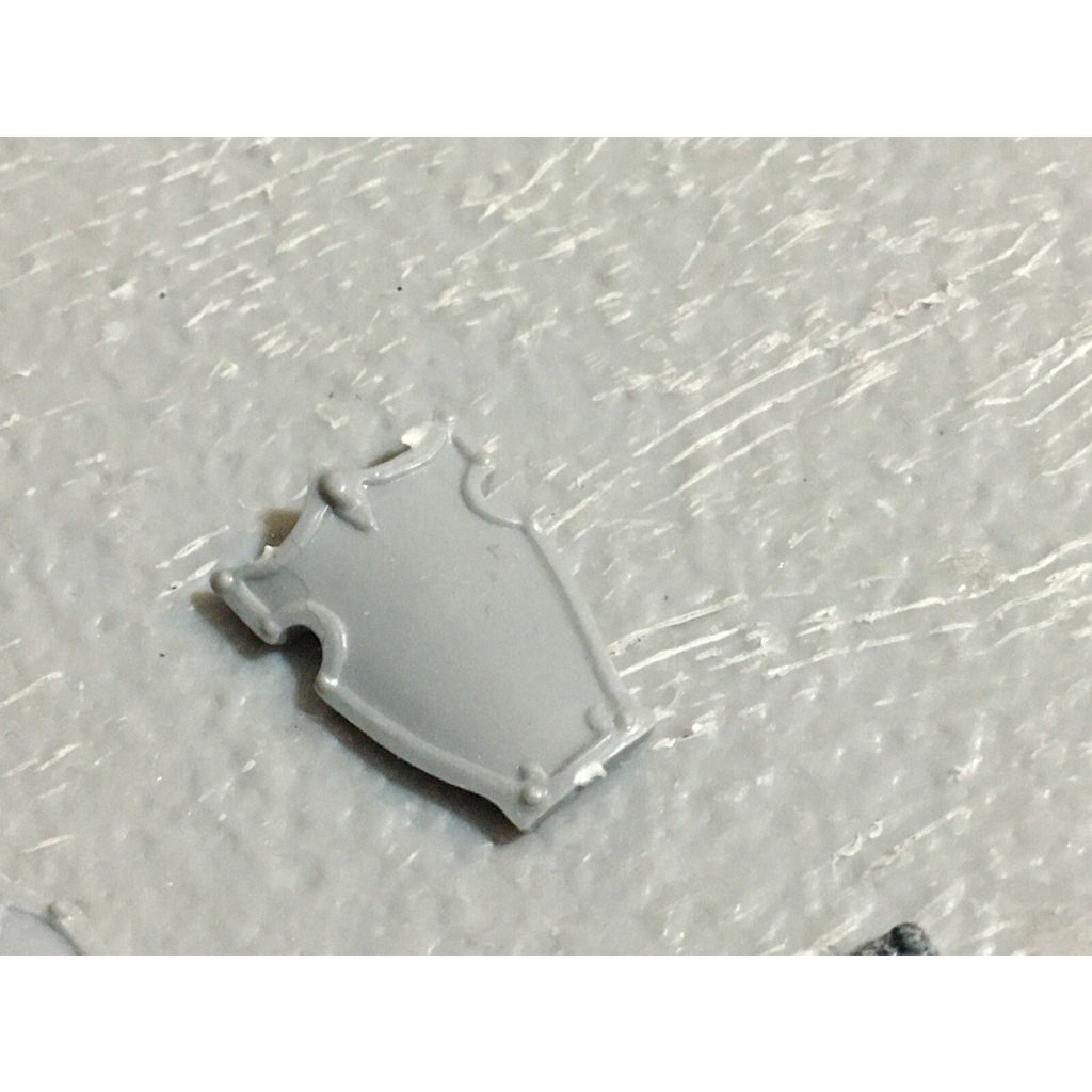 A23068 WARHAMMER FANTASY CHAOS MORTALS BITS LOT WARRIORS OOP SHIELDS GW