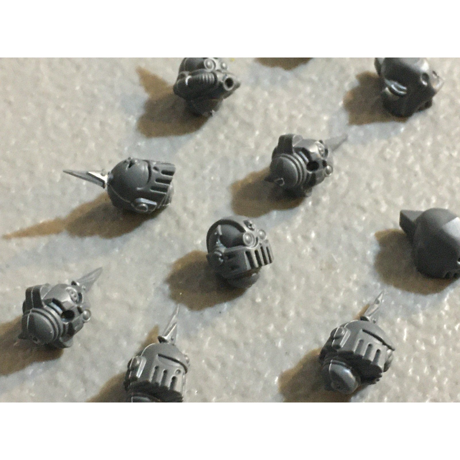 A31438 WARHAMMER 40K DEATH GUARD BITS LOT HEAD MUTATED SPIKE GW CHAOS MARINES