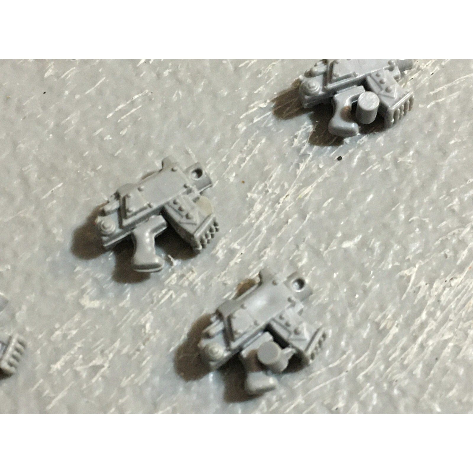 A23144 WARHAMMER 40K CHAOS SPACE MARINES ROGUE TRADER BITS LOT PISTOLS GW