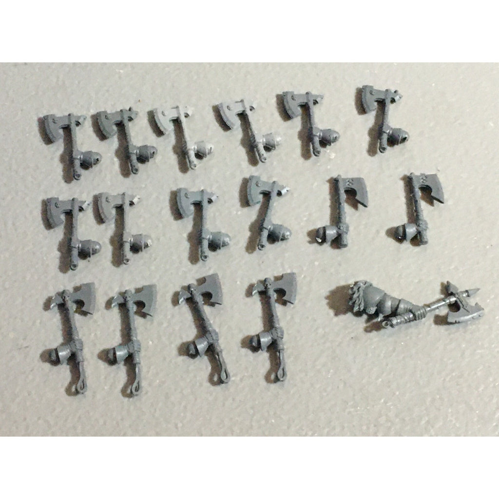 A22213 WARHAMMER FANTASY CHAOS MORTALS BITS LOT AXE HANDS GAMES WORKSHOP