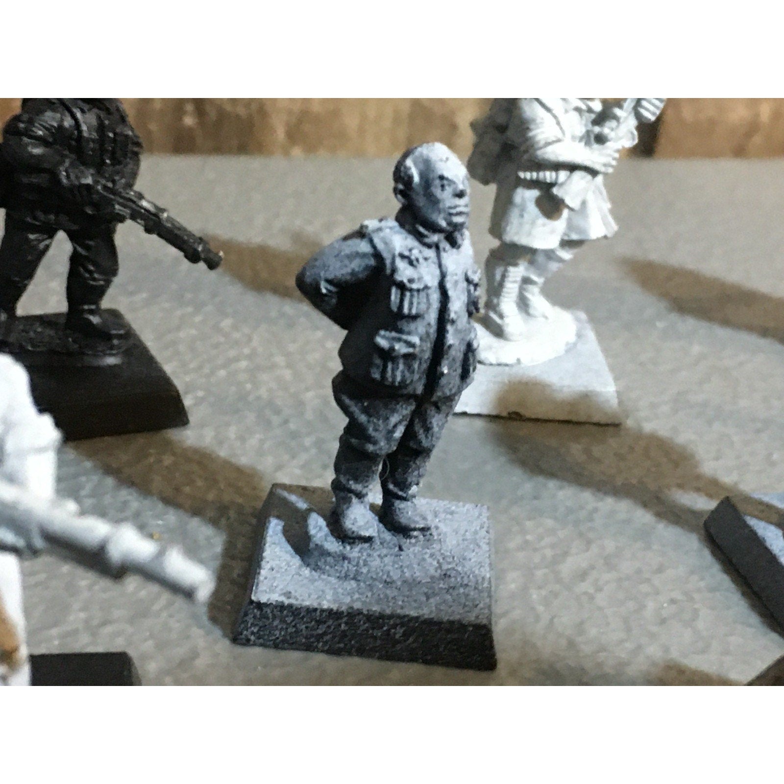 A30869 UNKNOWN METAL MINIATURES SOLDIERS INFANTRY WWII? WWI? TABLE TOP WAR GAMES