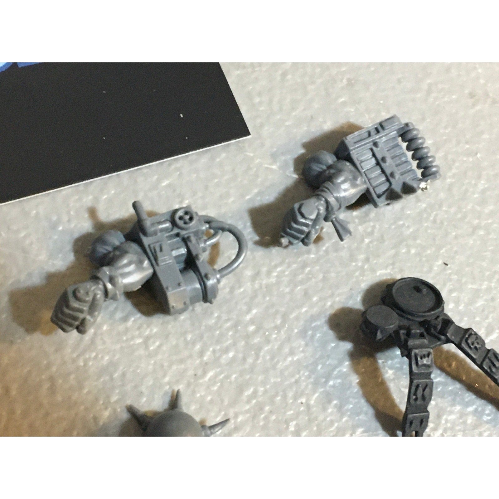 A33567 WARHAMMER 40K SPACE ORKS BITS LOT LOOTA BURNA HARNESS GW GAMES WORKSHOP