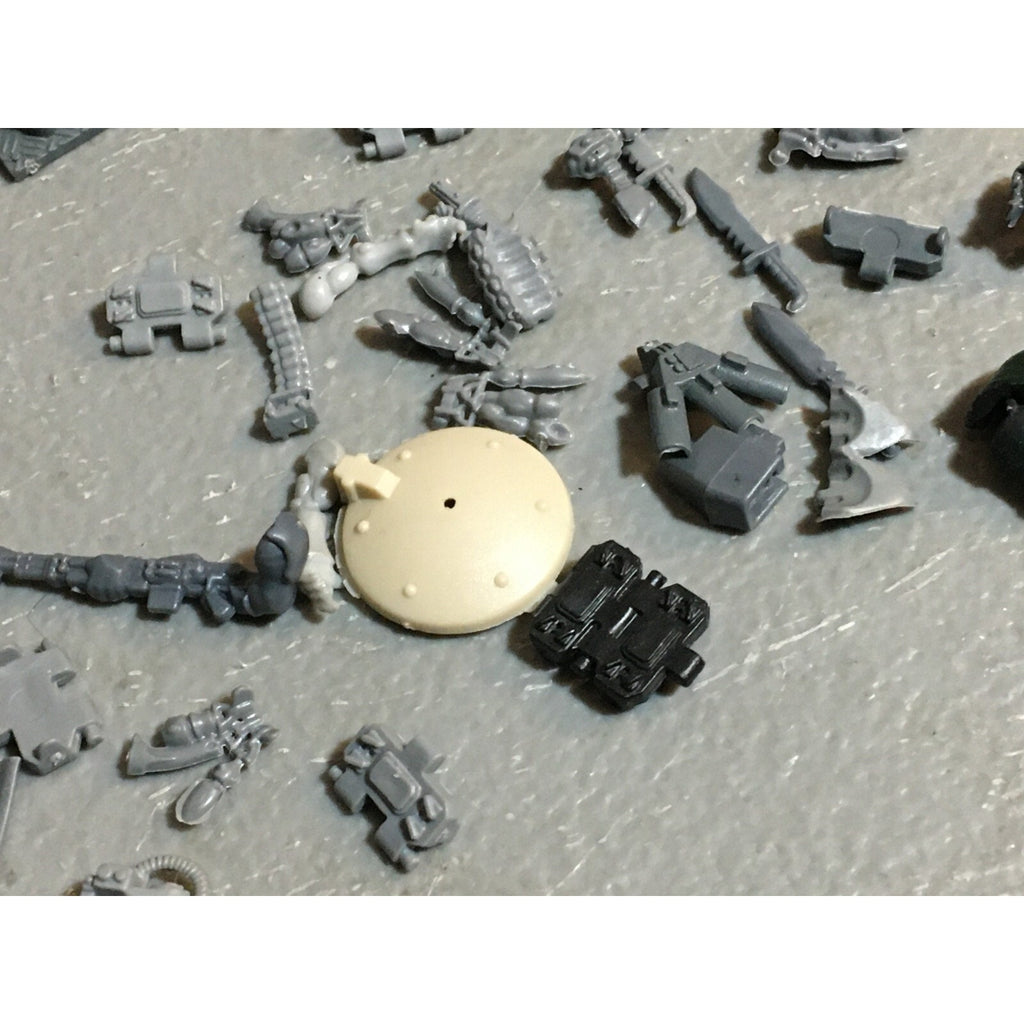 A23487 WARHAMMER 40K BITS LOT MIXED SPACE MARINES CUSTODES ELDAR GW