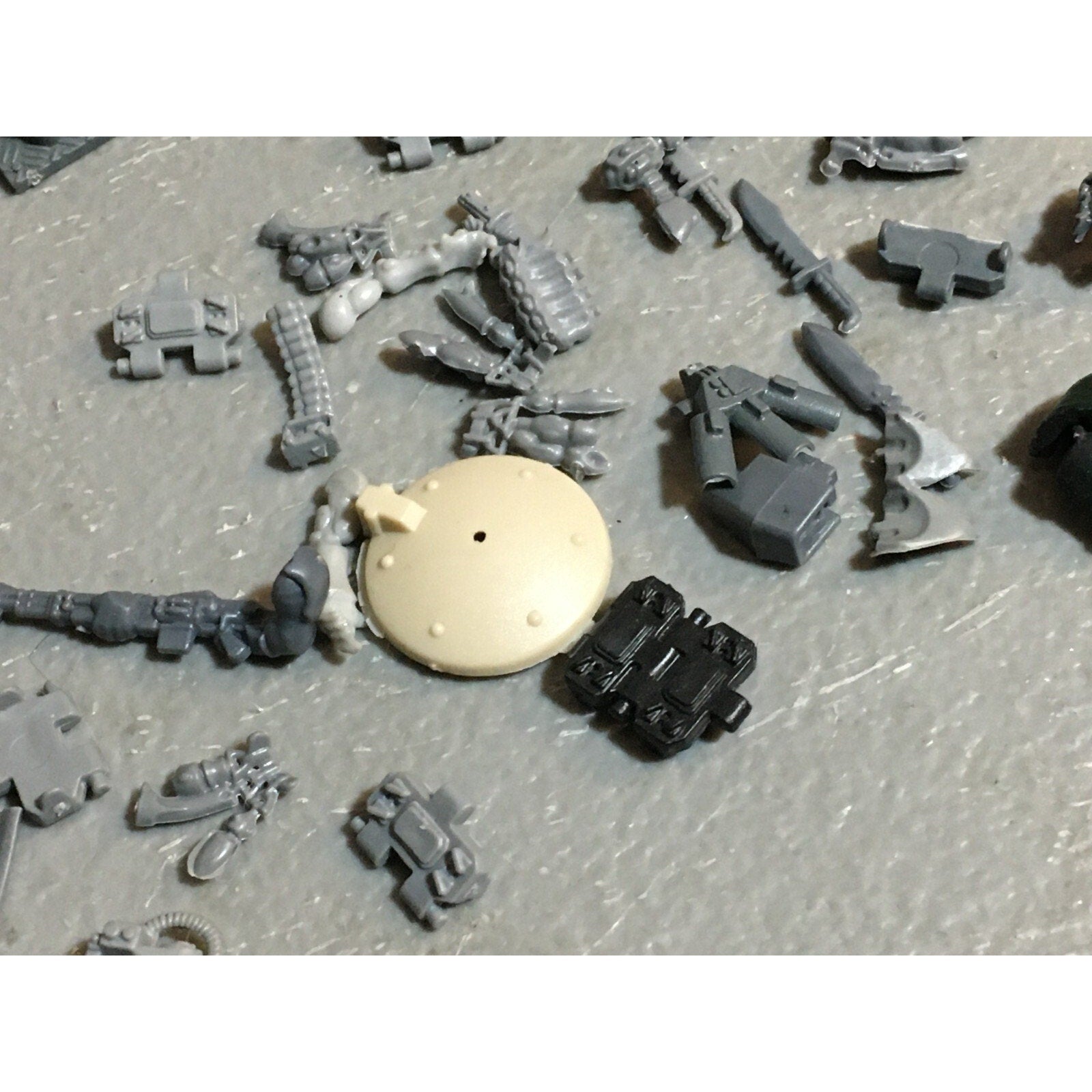 A23487 WARHAMMER 40K BITS LOT MIXED SPACE MARINES CUSTODES ELDAR GW