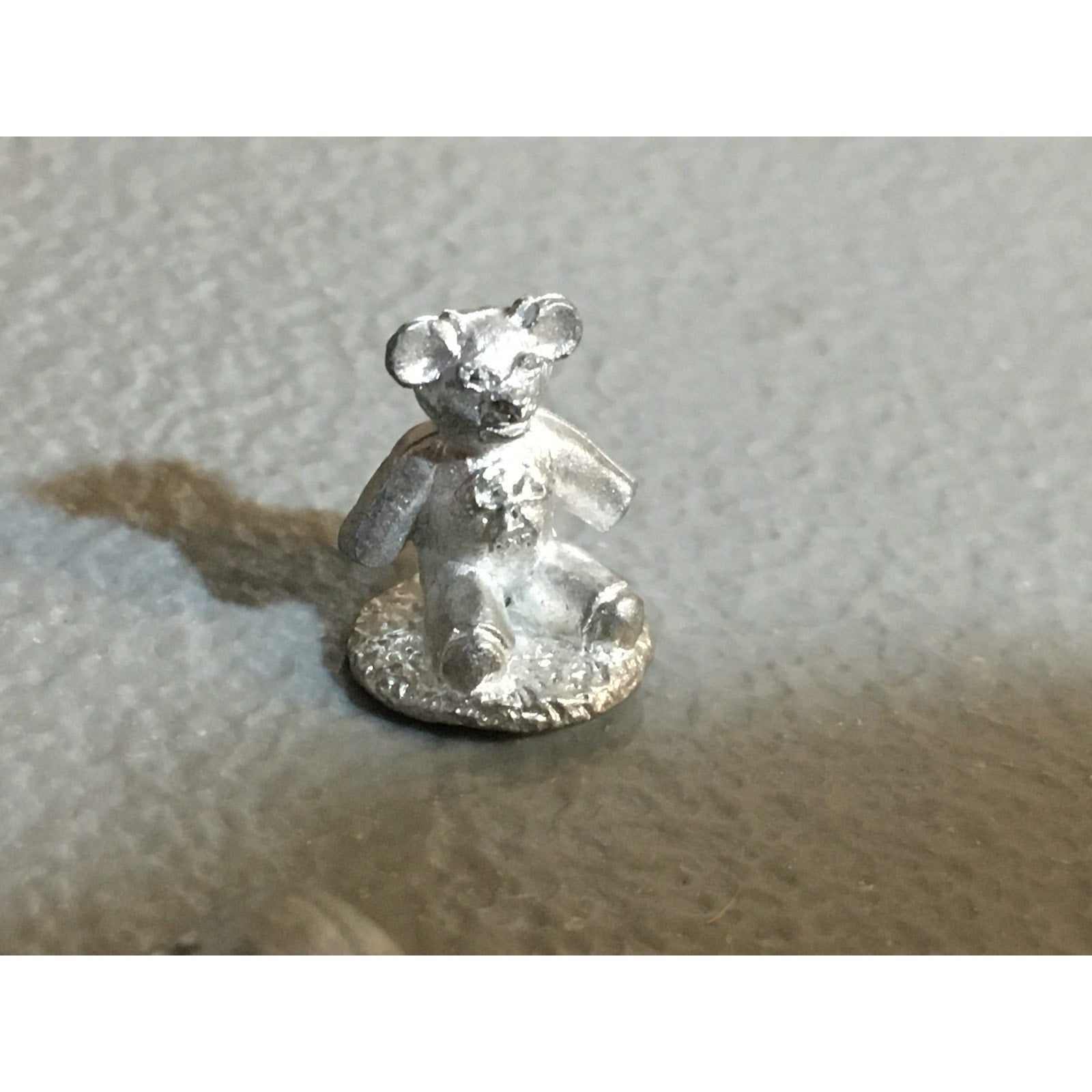 A32522 UNKNOWN METAL MINIATURES FAMILIAR? RAT TEDDY BEAR TABLETOP