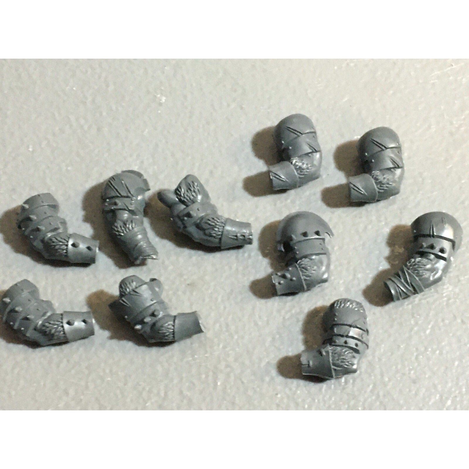 A23167 WARHAMMER FANTASY CHAOS BEASTMEN BITS LOT MINOTAUR ARMS GW GAMES WORKSHOP