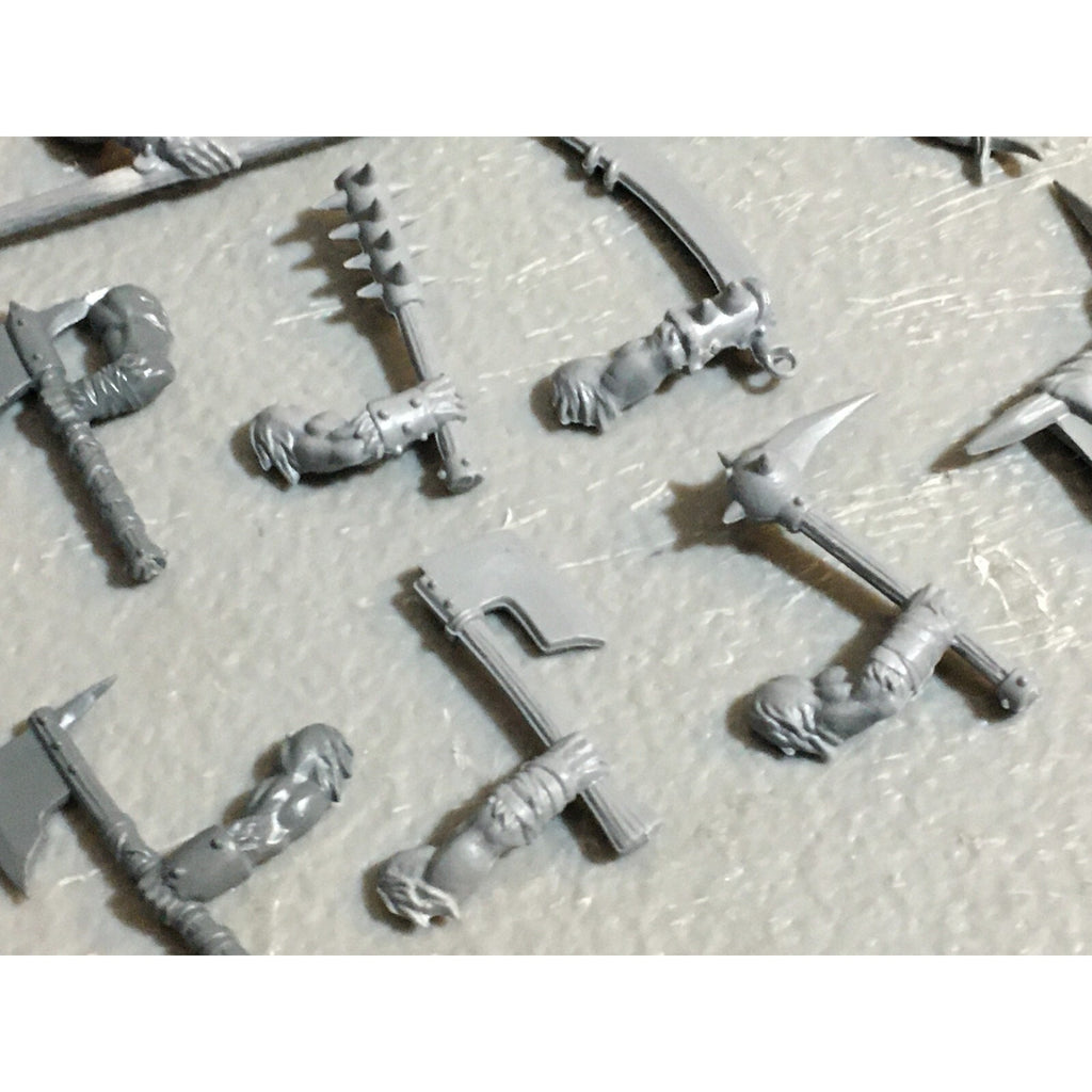 A23127 WARHAMMER FANTASY CHAOS BEASTMEN BITS LOT GORS BANNERS ARMS GW