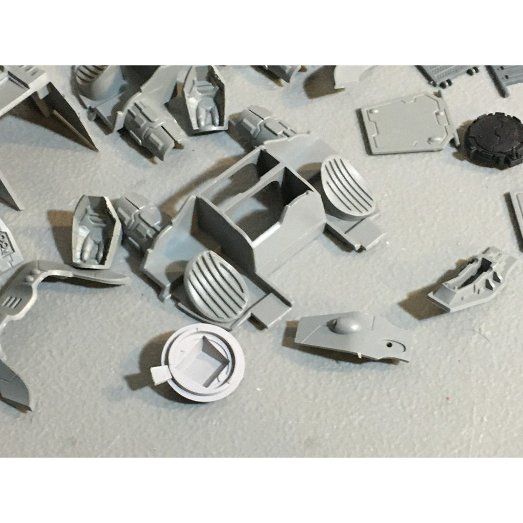 A24887 WARHAMMER 40K TANK BITS LOT ELDAR SPACE MARINES GW