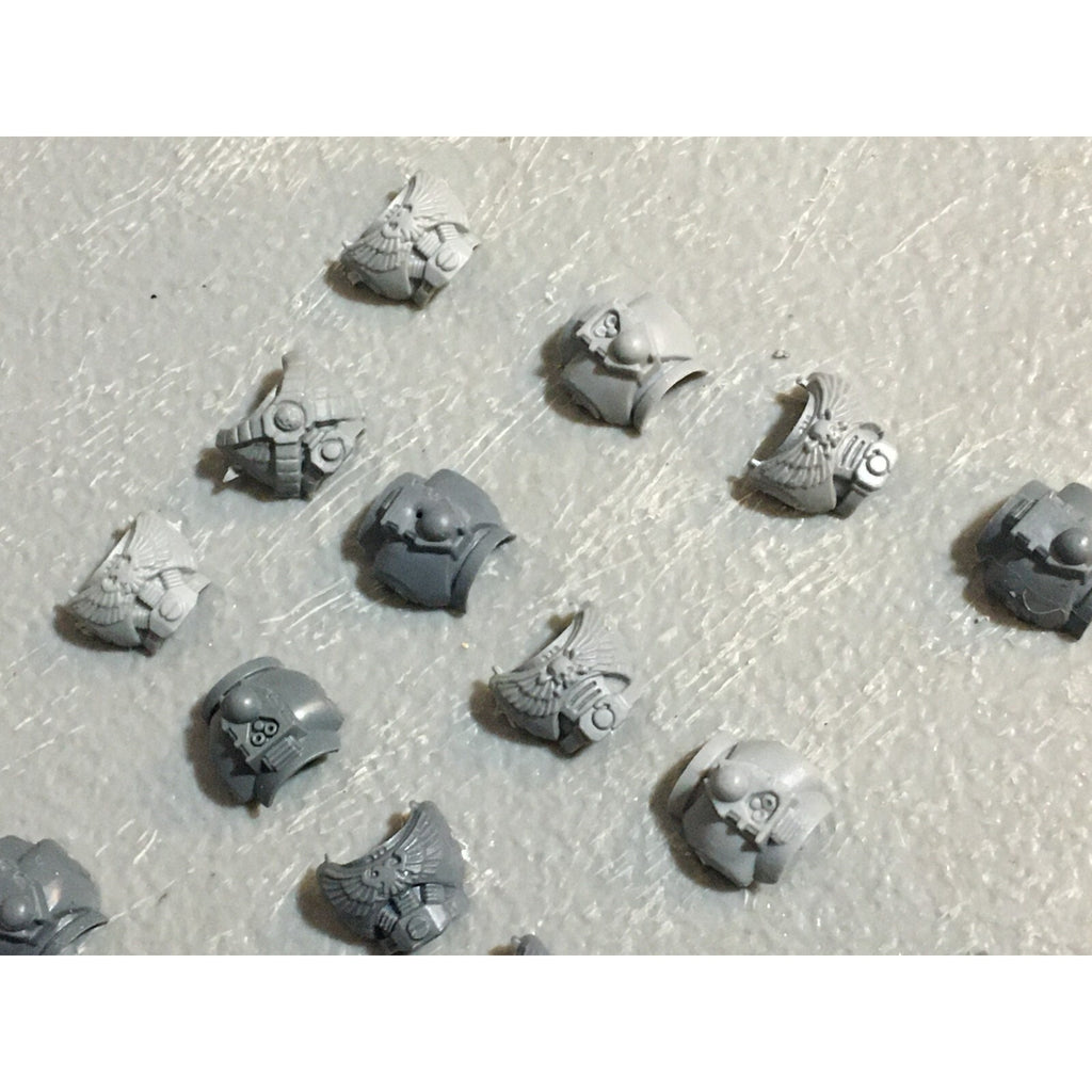 A22927 WARHAMMER 40K SPACE MARINES BITS LOT TORSOS FRONT BACK GAMES WORKSHOP GW