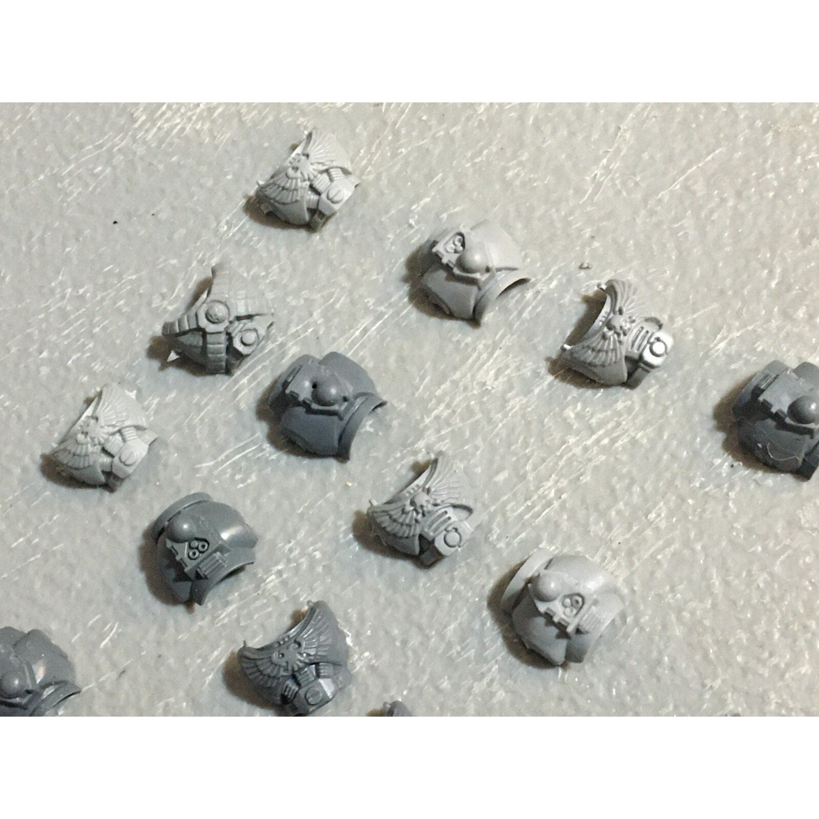 A22927 WARHAMMER 40K SPACE MARINES BITS LOT TORSOS FRONT BACK GAMES WORKSHOP GW
