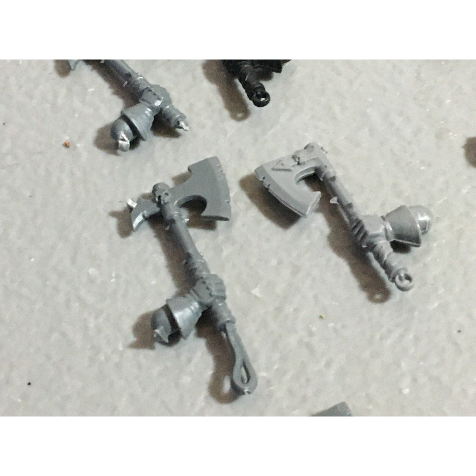 A22209 WARHAMMER FANTASY CHAOS MORTALS BITS LOT AXE HANDS GAMES WORKSHOP