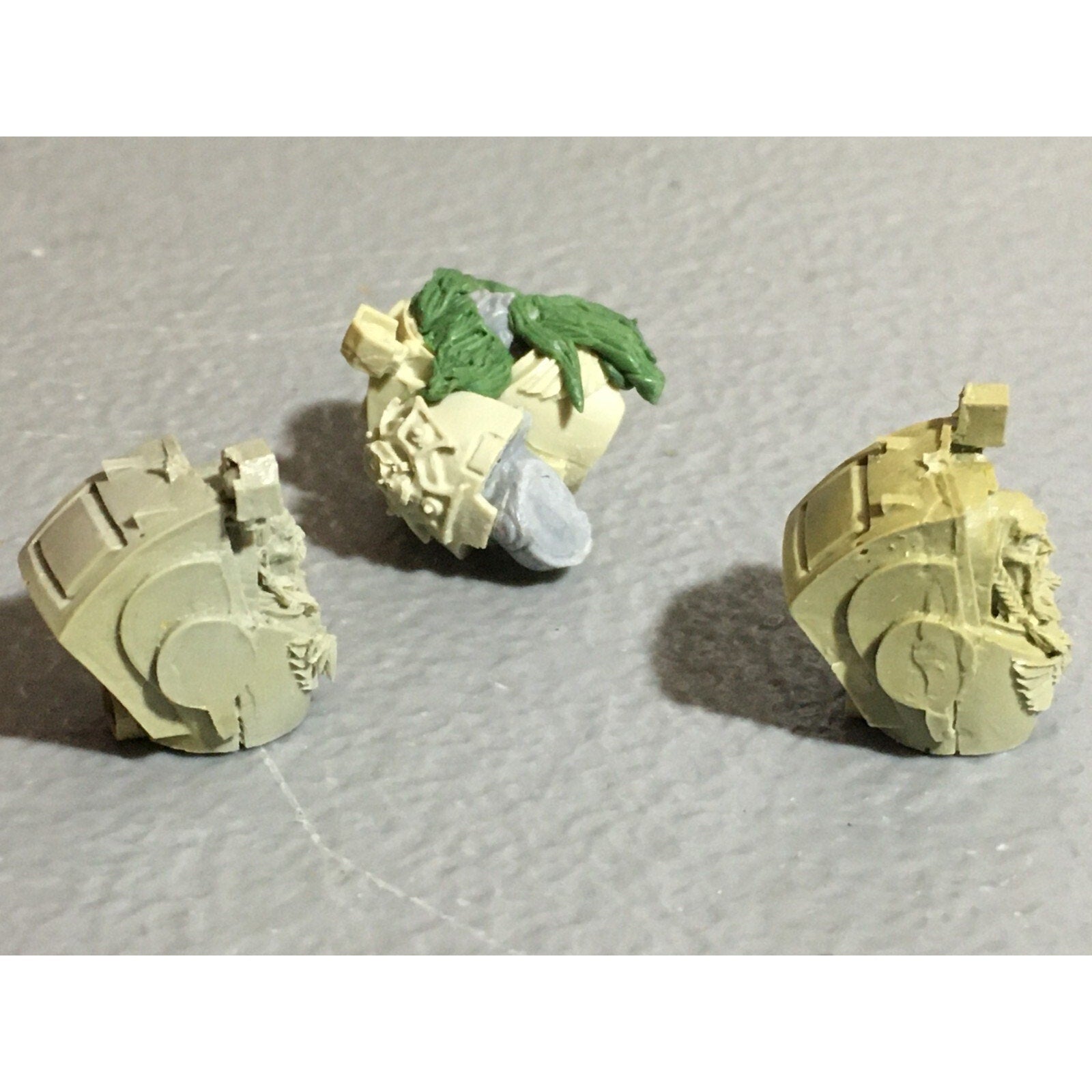 A22423 WARHAMMER 40K FORGEWORLD SPACE WOLVES TERMINATORS BITS LOT TORSOS