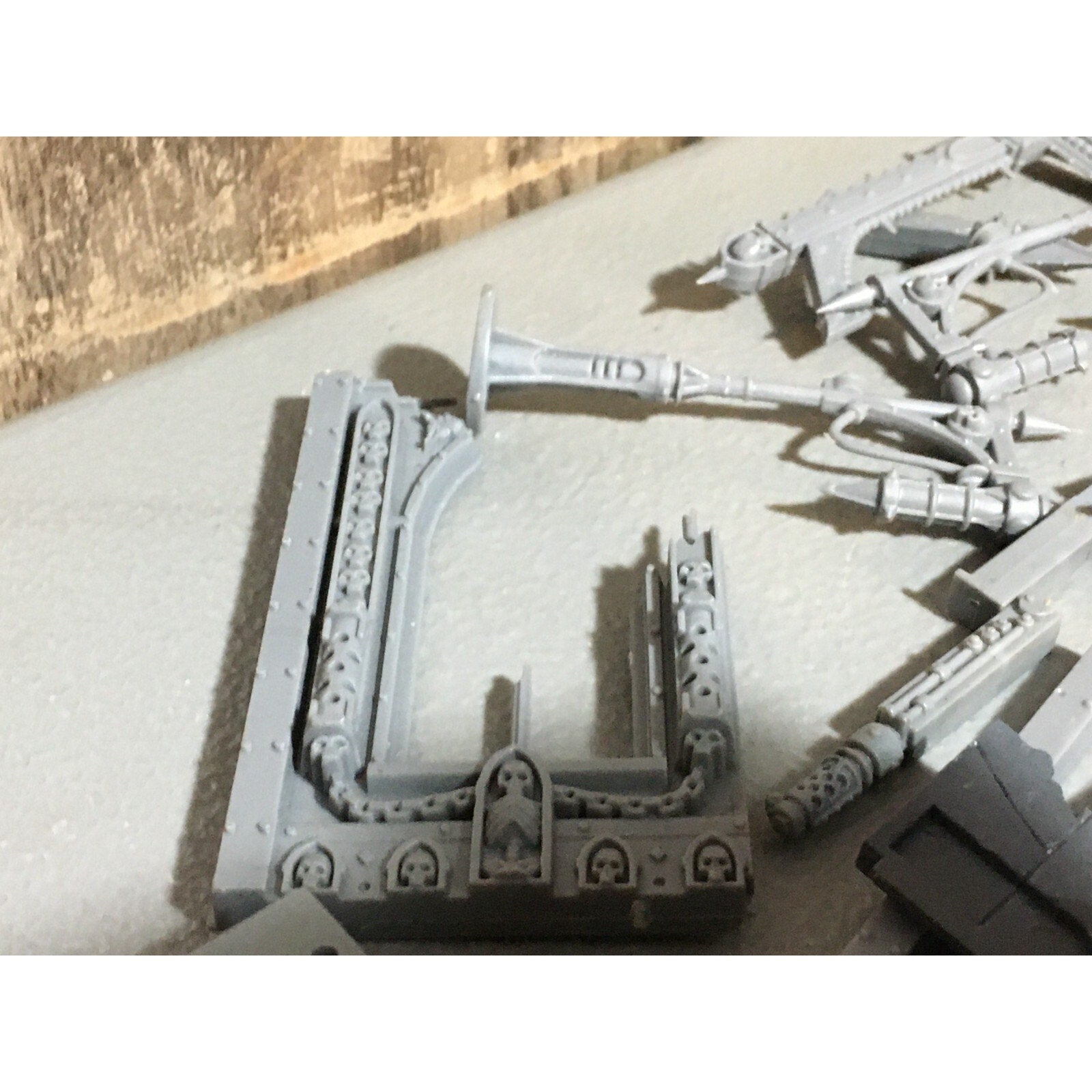 A20099 WARHAMMER 40K NECROMUNDA BITS LOT WALLS LIGHTS GAMES WORKSHOP