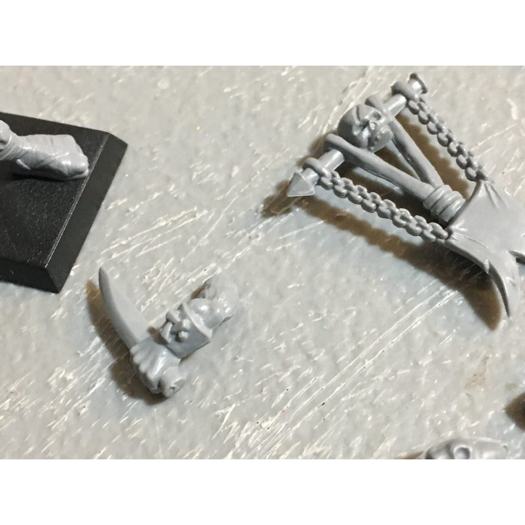 A23447 WARHAMMER FANTASY SKAVEN BITS LOT MIXED CLANRAT PLAGUE MONK RUNNER GW