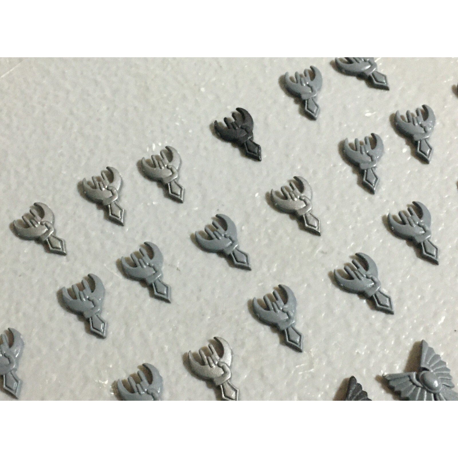 A22057 WARHAMMER FANTASY HIGH ELVES BITS LOT SHIELD ICONS GW GAMES WORKSHOP