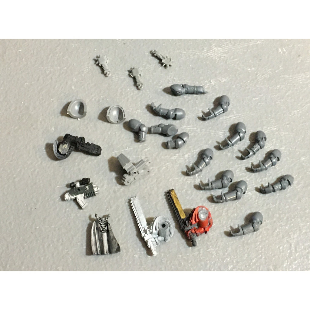 A23259 WARHAMMER 40K SPACE MARINES BITS LOT ARMS GAMES WORKSHOP GW