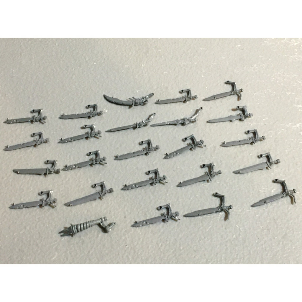 A23415 WARHAMMER FANTASY VAMPIRE COUNTS BITS LOT SKELETON WIGHT SWORD ARMS GW