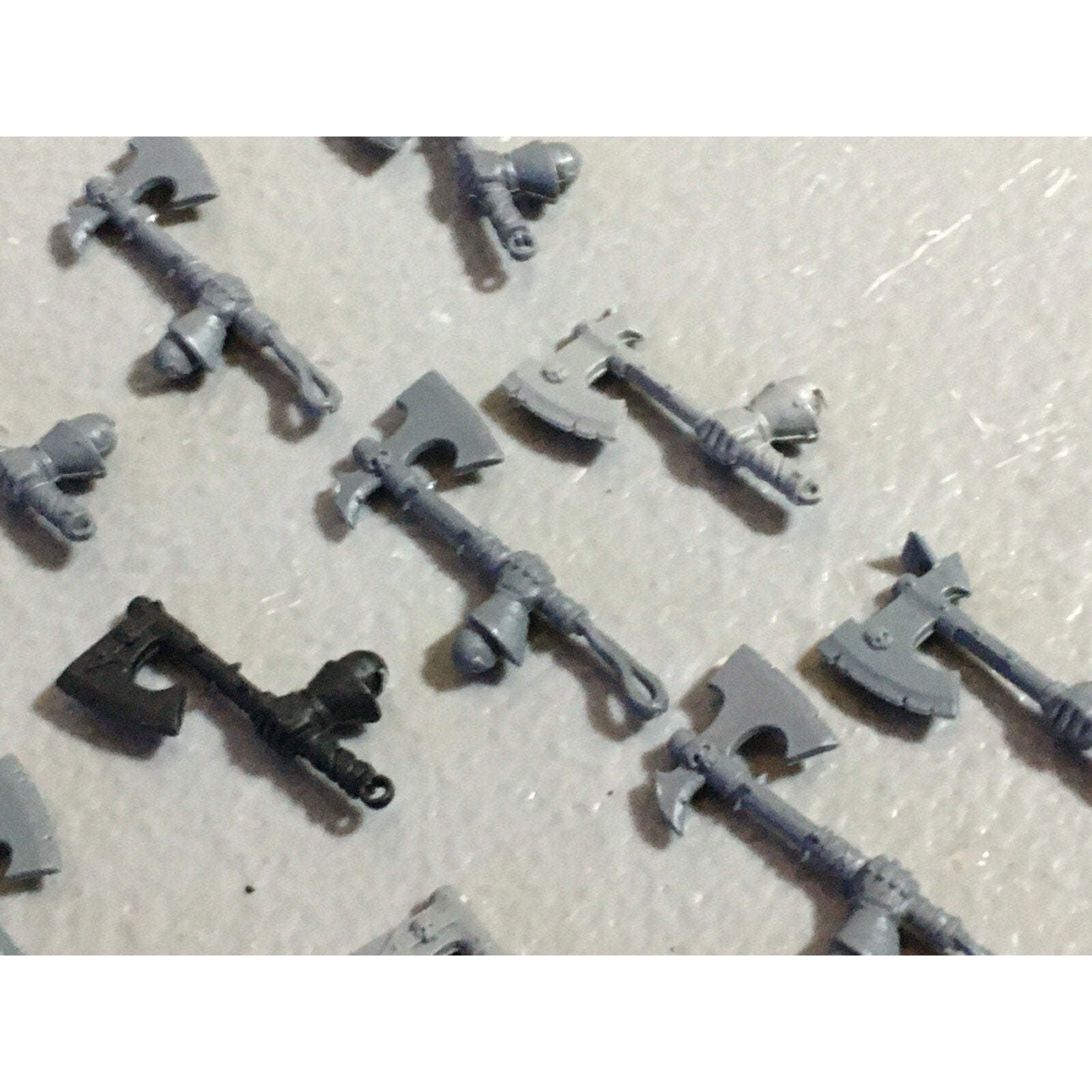 A22210 WARHAMMER FANTASY CHAOS MORTALS BITS LOT AXE HANDS GAMES WORKSHOP