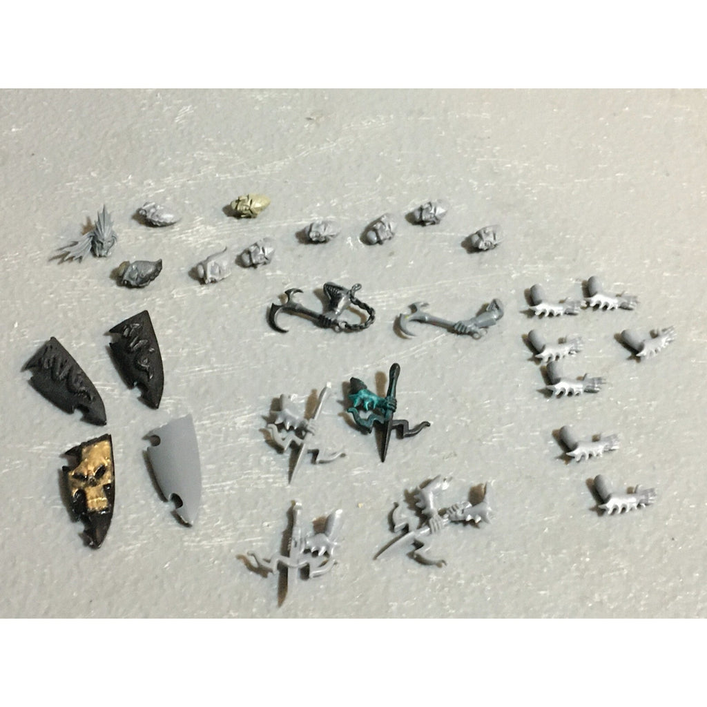 A23451 WARHAMMER FANTASY DARK ELVES BITS LOT ARMS HEADS SHIELDS GAMES WORKSHOP