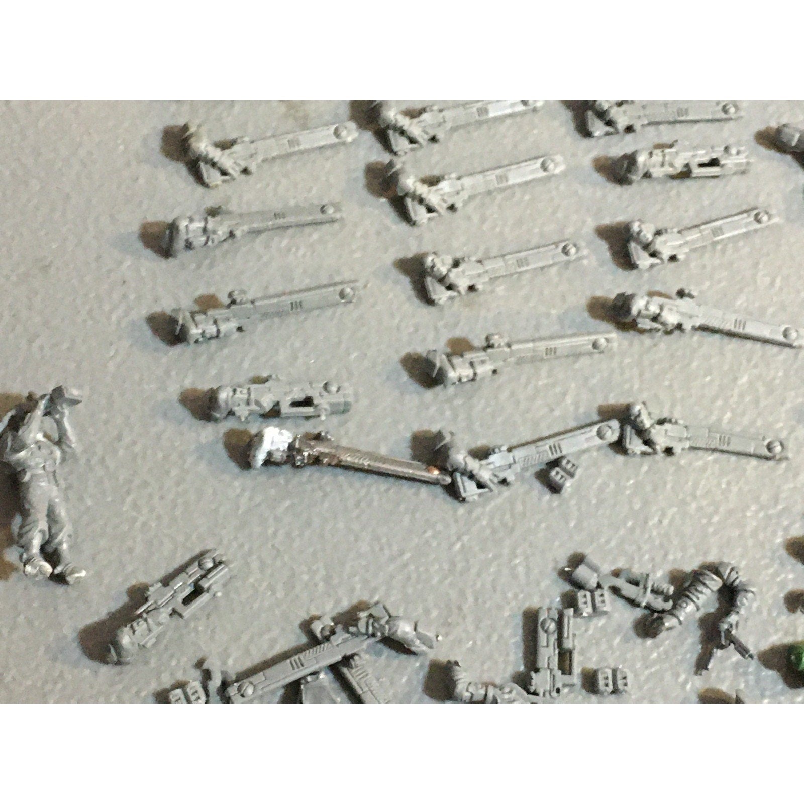 A33932 WARHAMMER 40K TAU EMPIRE FIRE WARRIORS BITS LOT GW GAMES WORKSHOP