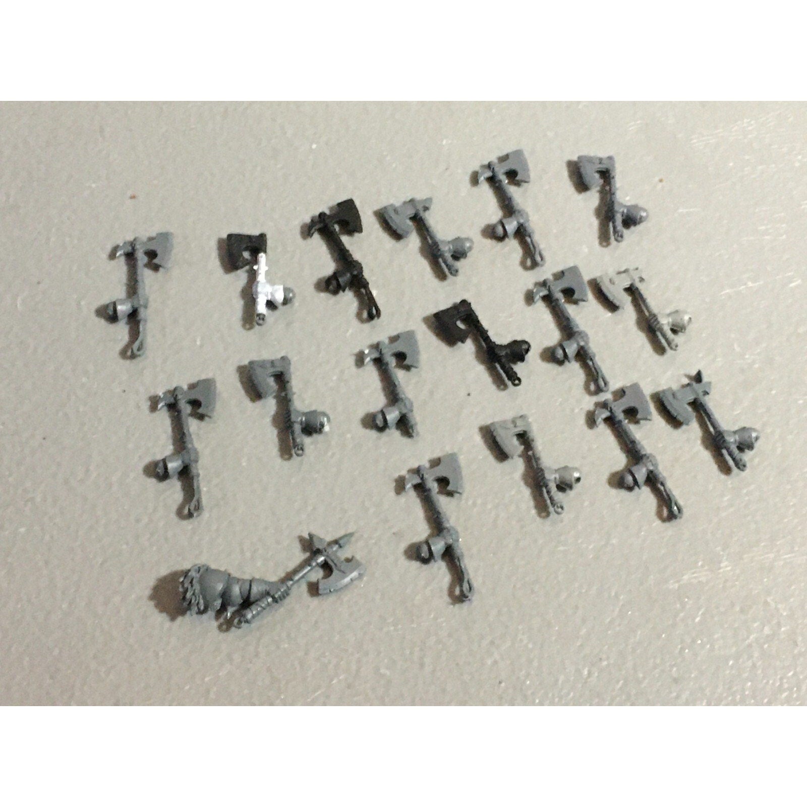 A22210 WARHAMMER FANTASY CHAOS MORTALS BITS LOT AXE HANDS GAMES WORKSHOP