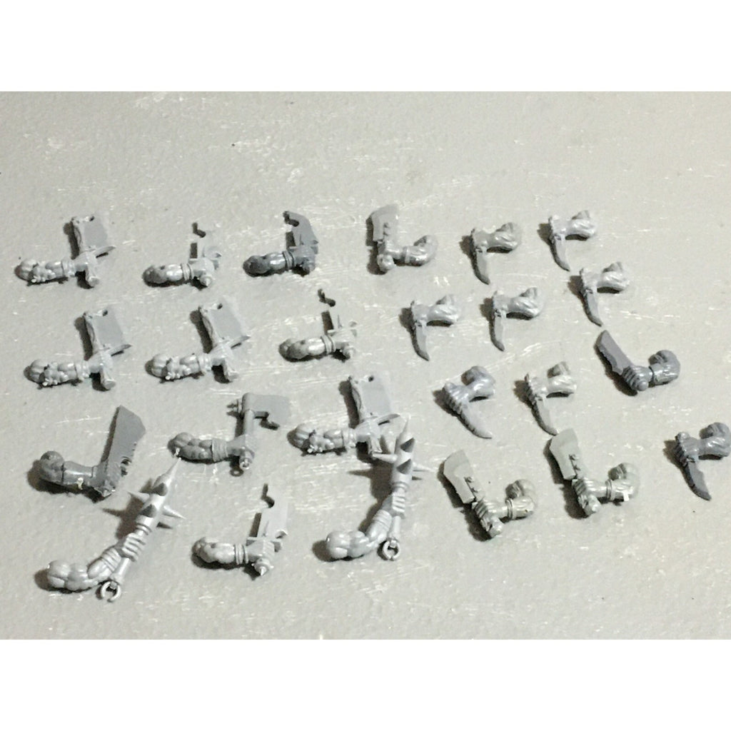 A22611 WARHAMMER FANTASY ORCS & GOBLINS BITS LOT ORC BOYZ HAND WEAPONS GW