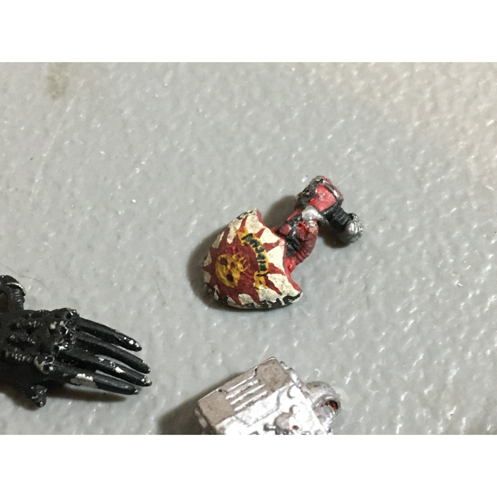 A20128 WARHAMMER 40K SPACE MARINES METAL ARM BITS LOT GAMES WORKSHOP