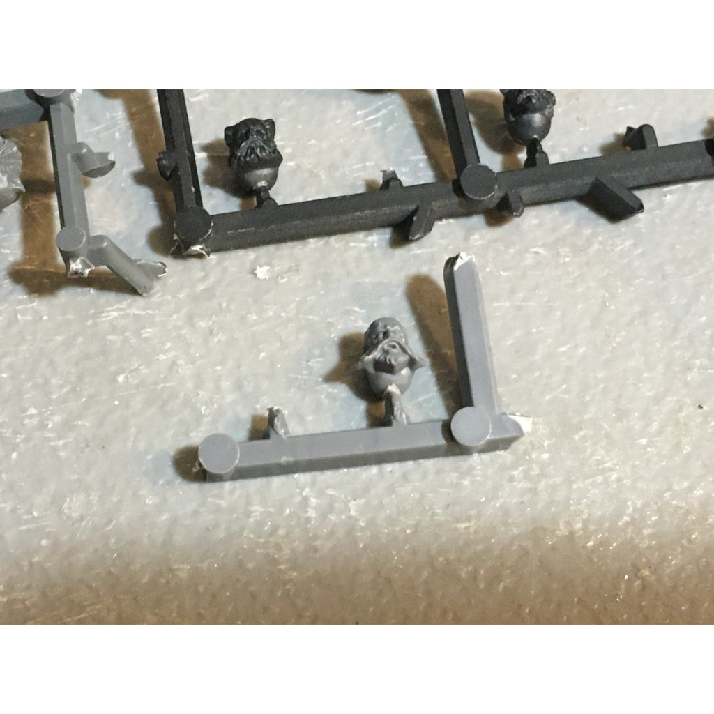 A24577B WARHAMMER 40K SPACE MARINES WOLVES BITS LOT HEADS 18 PK GAMES WORKSHOP
