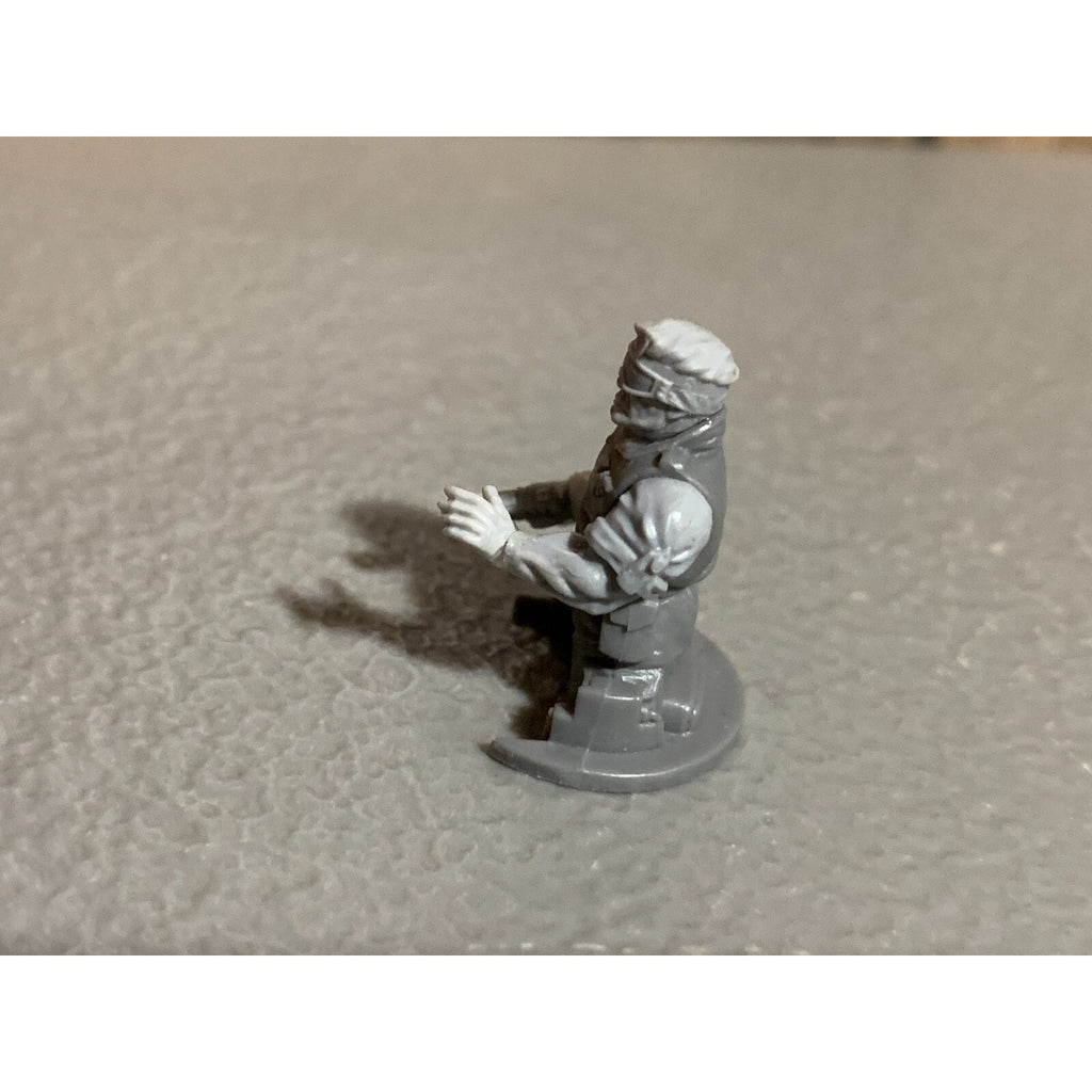 A16996 WARHAMMER 40K ASTRA MILITARUM IMPERIAL CUSTOM TANK SERGEANT / COMMANDER