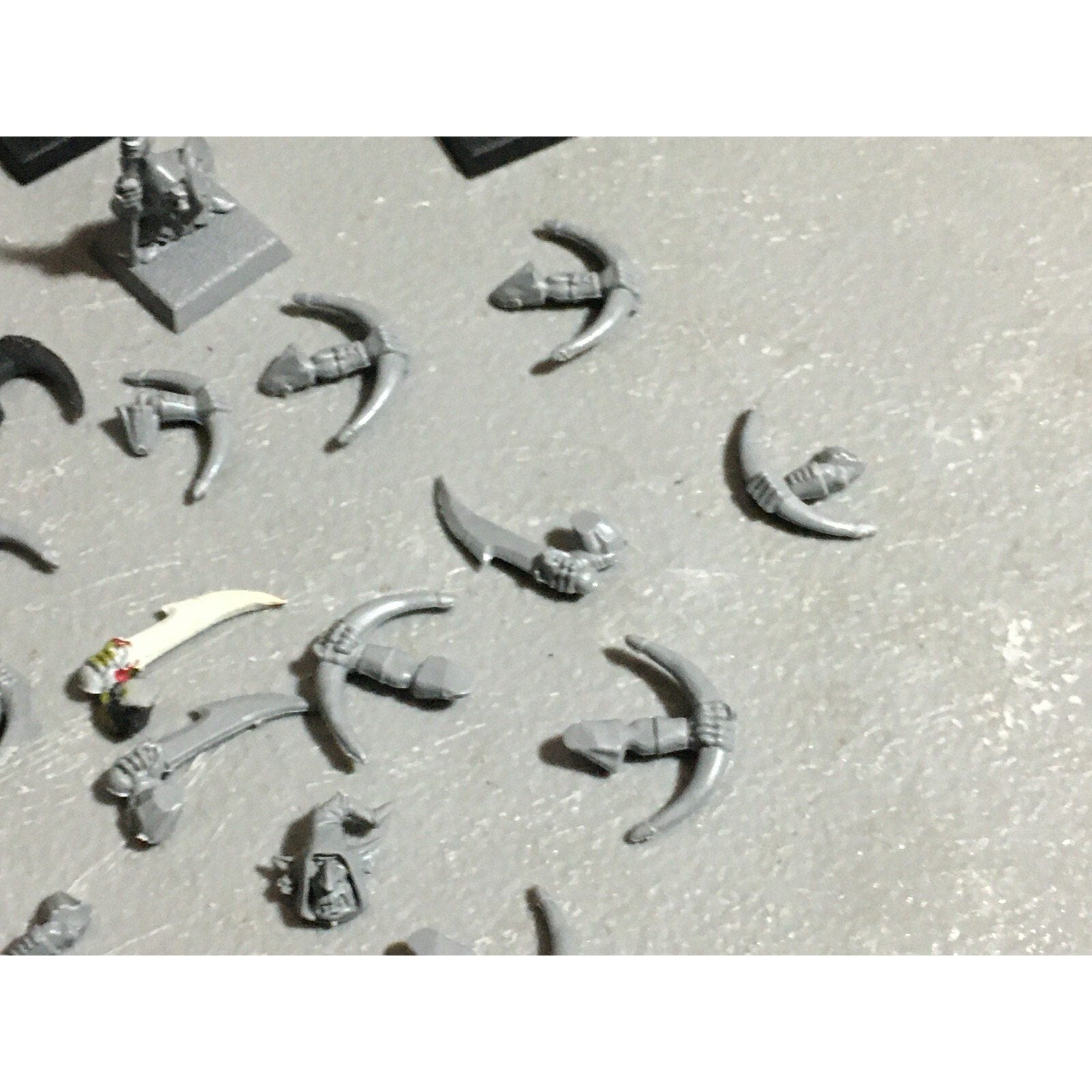 A22618 WARHAMMER FANTASY ORCS & GOBLINS BITS LOT NIGHT GOBLIN MIXED GW