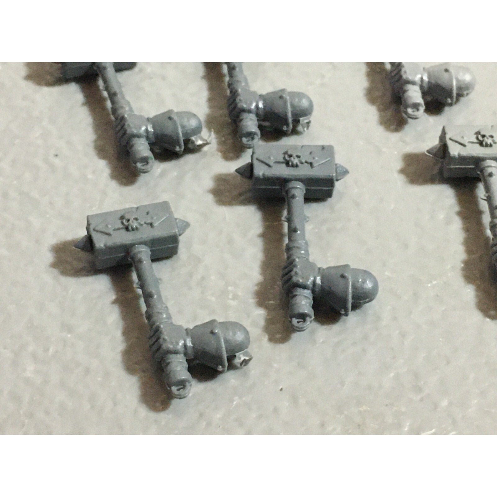 A22215 WARHAMMER FANTASY CHAOS MORTALS BITS LOT HAMMER HANDS GAMES WORKSHOP