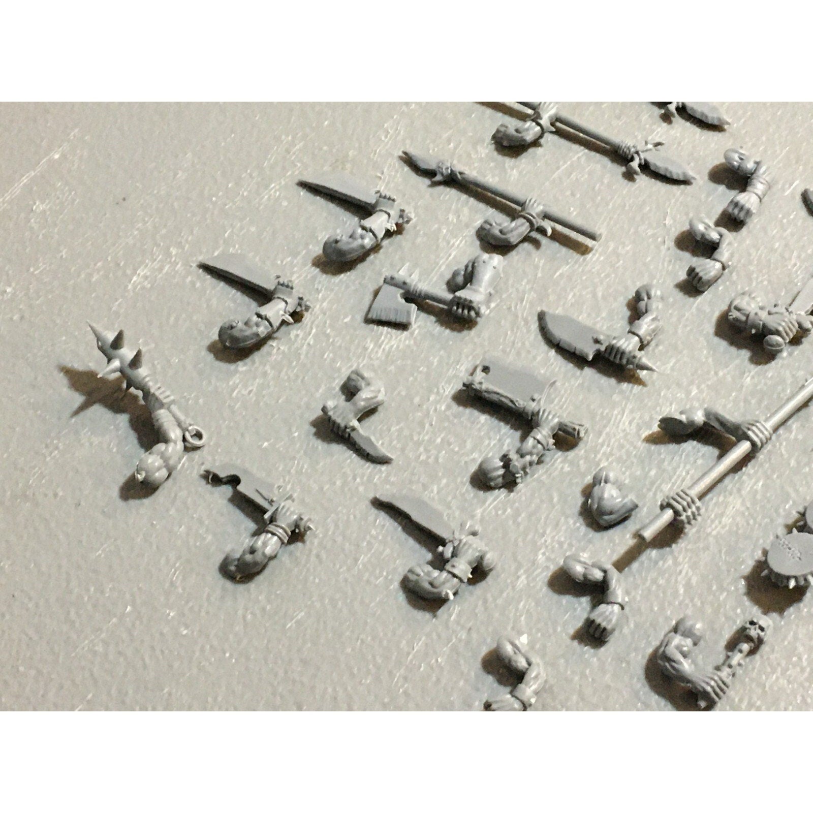 A23392 WARHAMMER FANTASY ORCS & GOBLINS BITS LOT BOYZ ARMS GAMES WORKSHOP GW