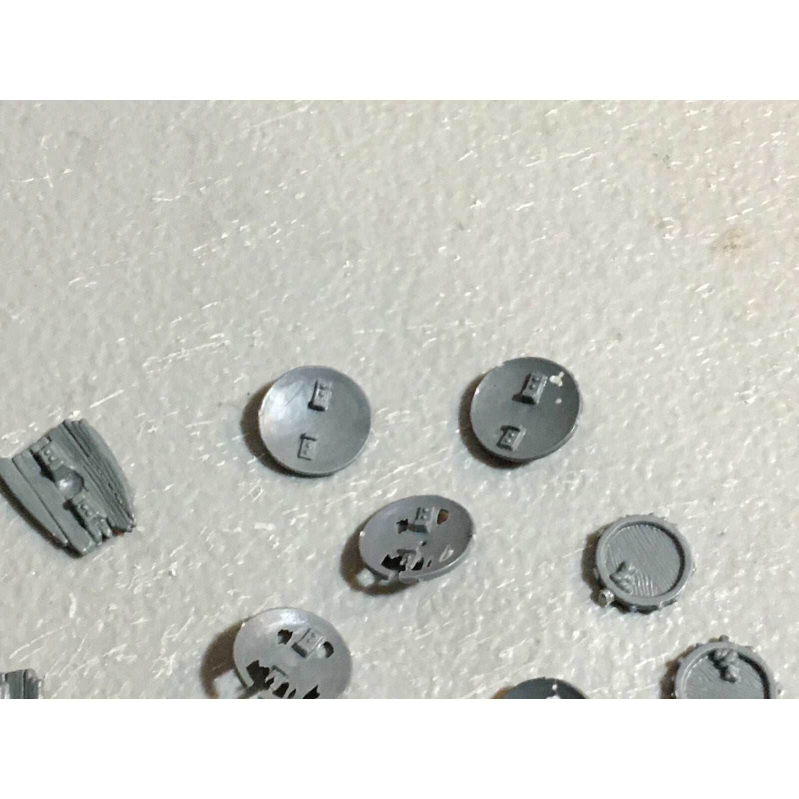 A23458 WARHAMMER FANTASY VAMPIRE COUNTS UNDEAD BITS LOT SHIELDS GW