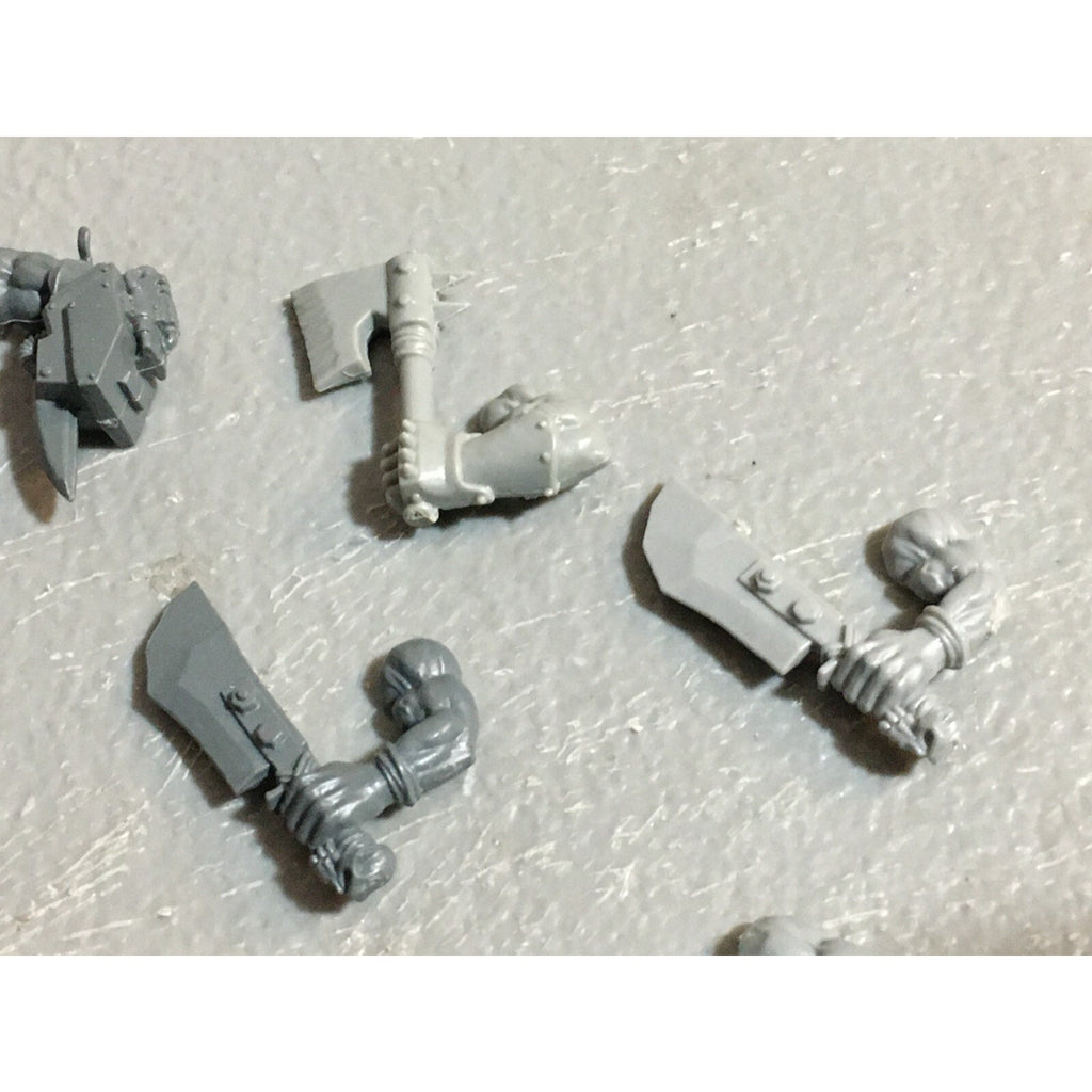 A23239 WARHAMMER 40K SPACE ORKS BITS LOT ARMS HEADS GAMES WORKSHOP GW