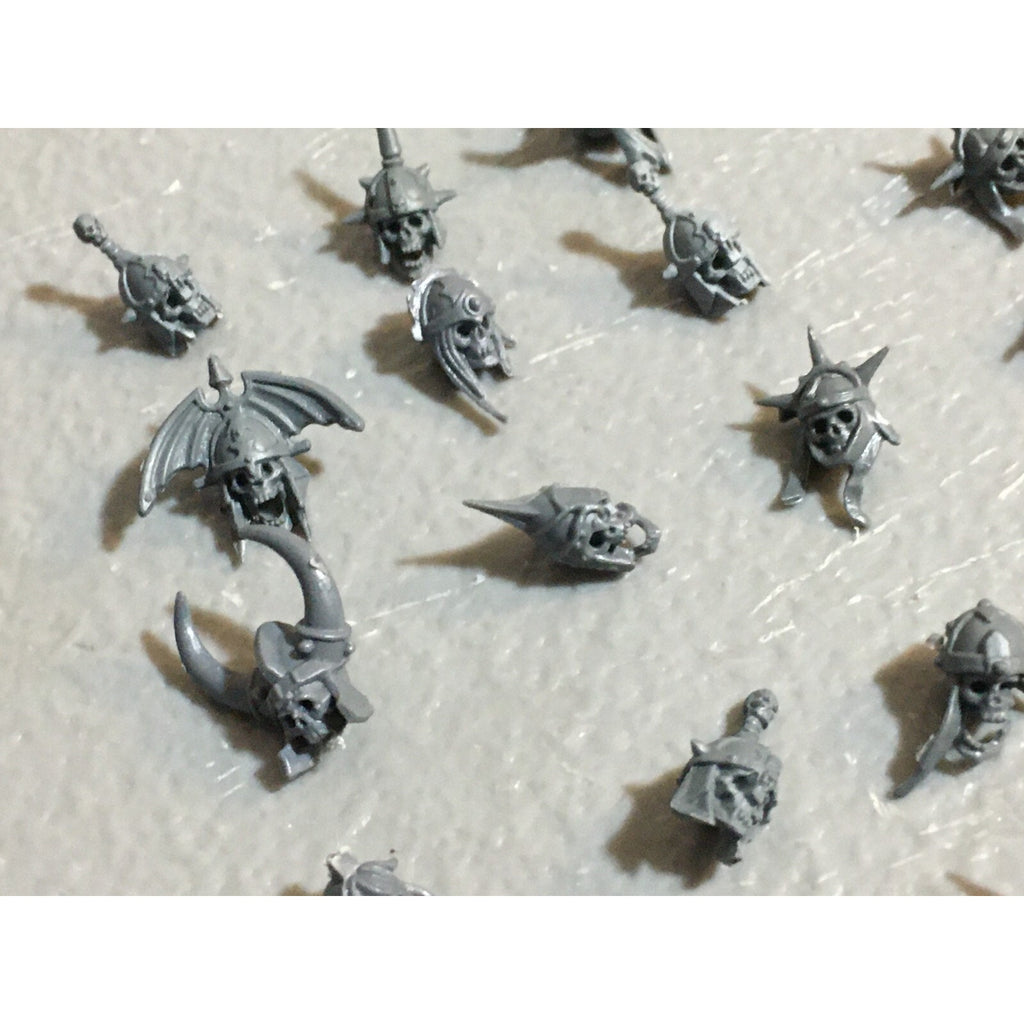 A23413 WARHAMMER FANTASY VAMPIRE COUNTS UNDEAD BITS LOT SKELETON WIGHT HEADS GW