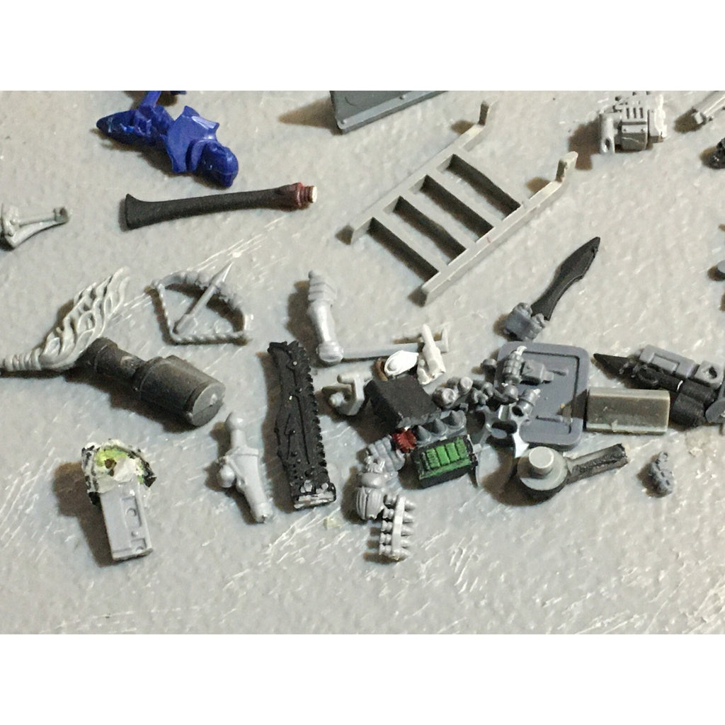 A23493 WARHAMMER FANTASY 40K BITS LOT MIXED RANDOM GAMES WORKSHOP GW