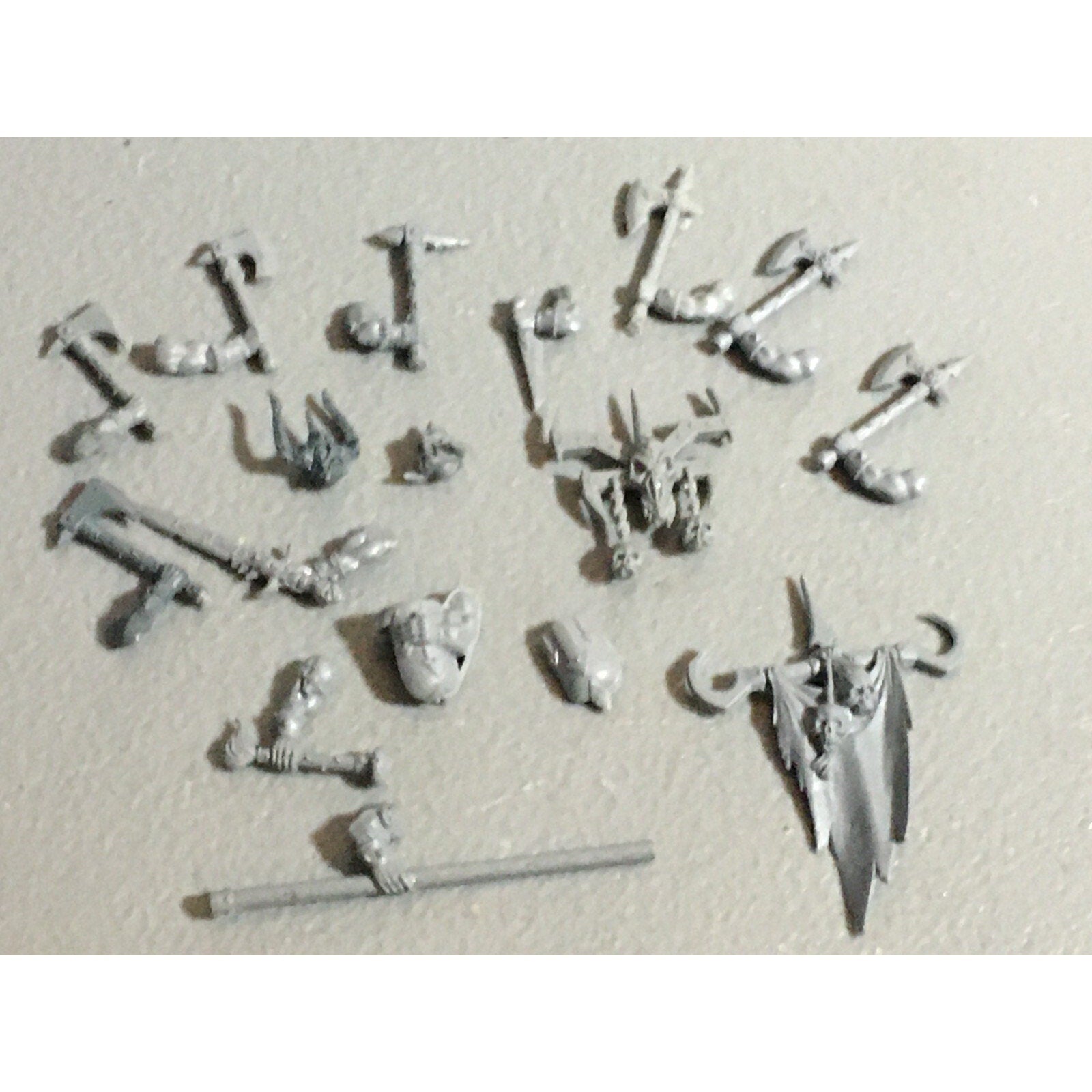A22179 WARHAMMER FANTASY CHAOS MORTALS BITS LOT MIXED MARAUDER COMMAND & ARMS GW