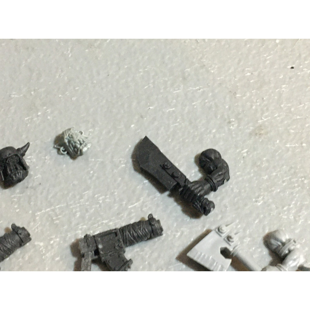 A23012 WARHAMMER 40K SPACE ORKS BITS LOT MIXED HEADS ARMS SHOOTAS GAMES WORKSHOP