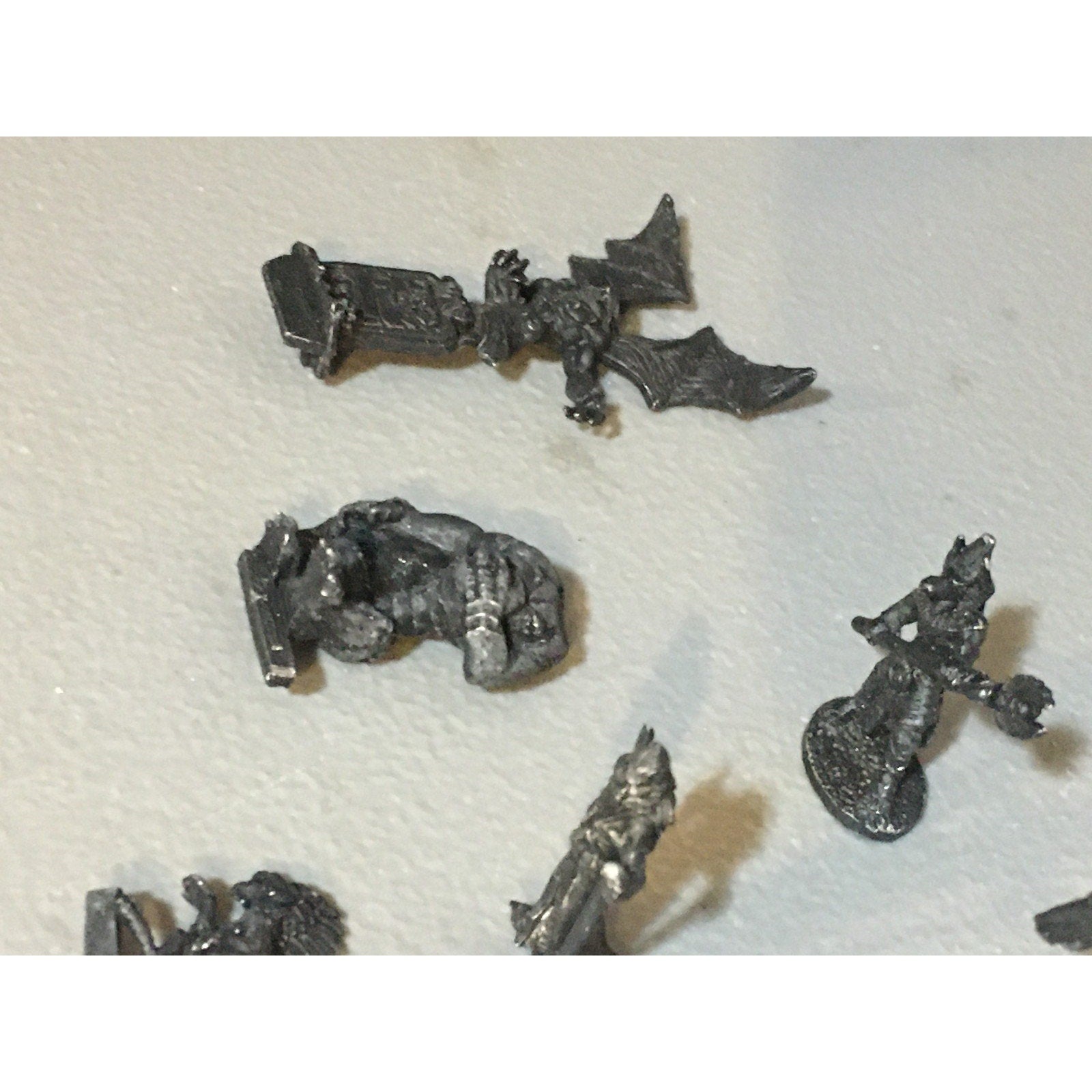 A34039 UNKNOWN METAL MINIATURES FANTASY MIXED LOT CREATURE DRAKE UNDEAD HORSE