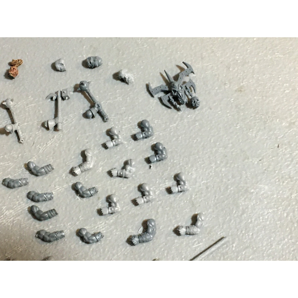 A23436 WARHAMMER FANTASY CHAOS MORTALS BITS LOT MIXED MARAUDER WARRIOR GW