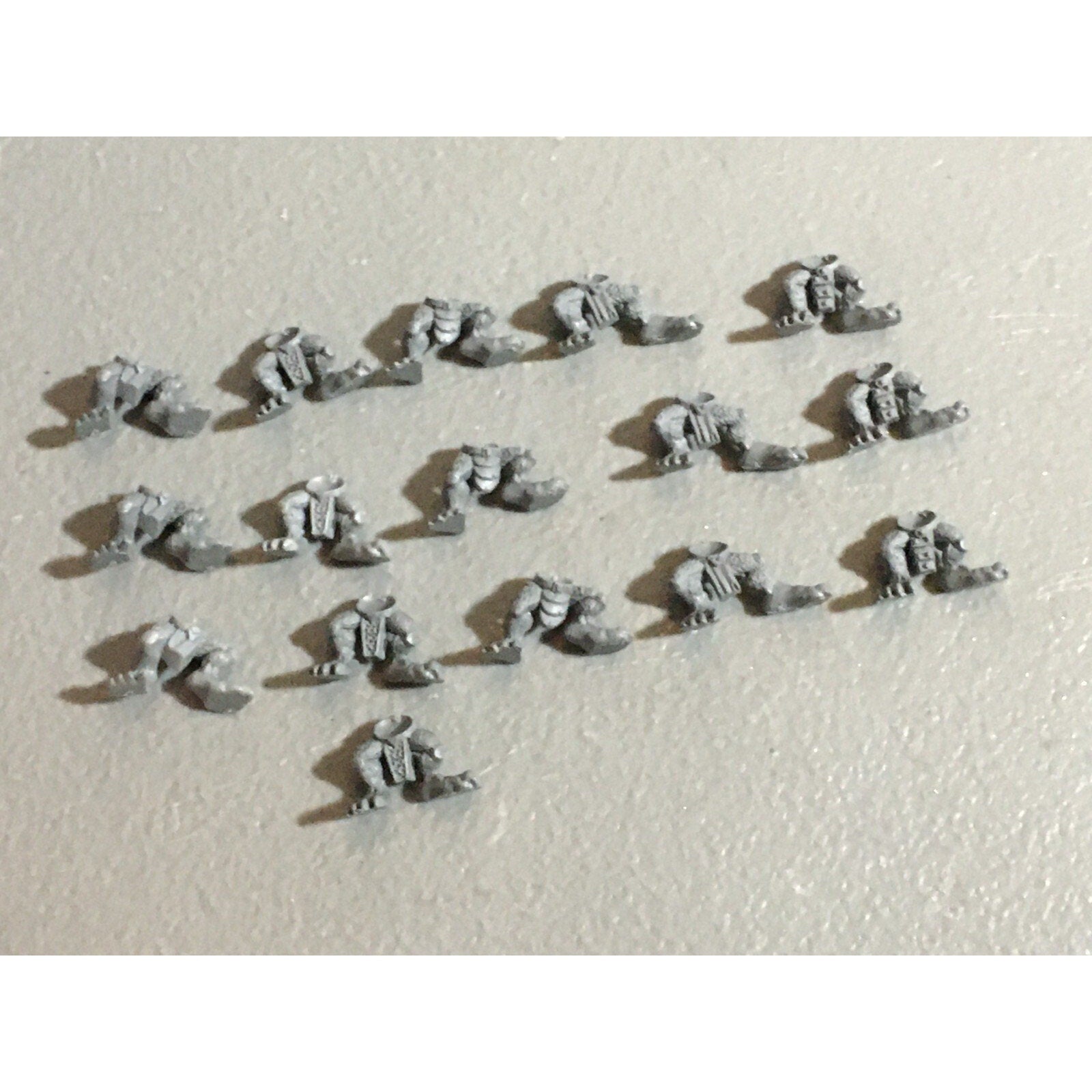 A22301 WARHAMMER FANTASY SKAVEN BITS LOT CLANRAT LEGS GAMES WORKSHOP GW