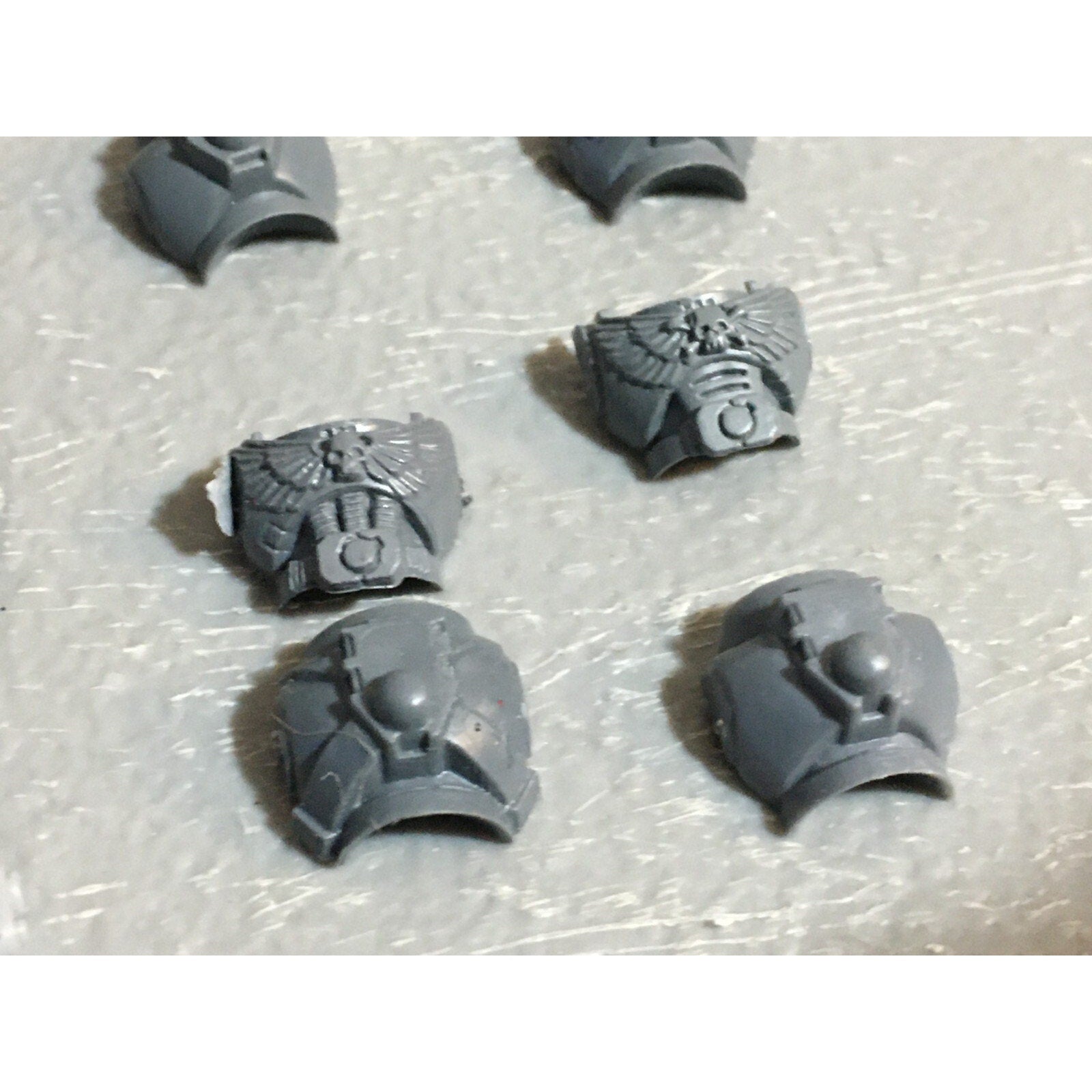 A22961 WARHAMMER 40K SPACE MARINES BITS LOT TORSOS FRONT BACK PLASMA PISTOL GW