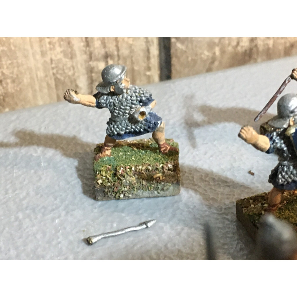 A23531 UNKNOWN METAL MINIATURES SOLDIERS WARRIORS ROMAN MISS 2 SPEARS