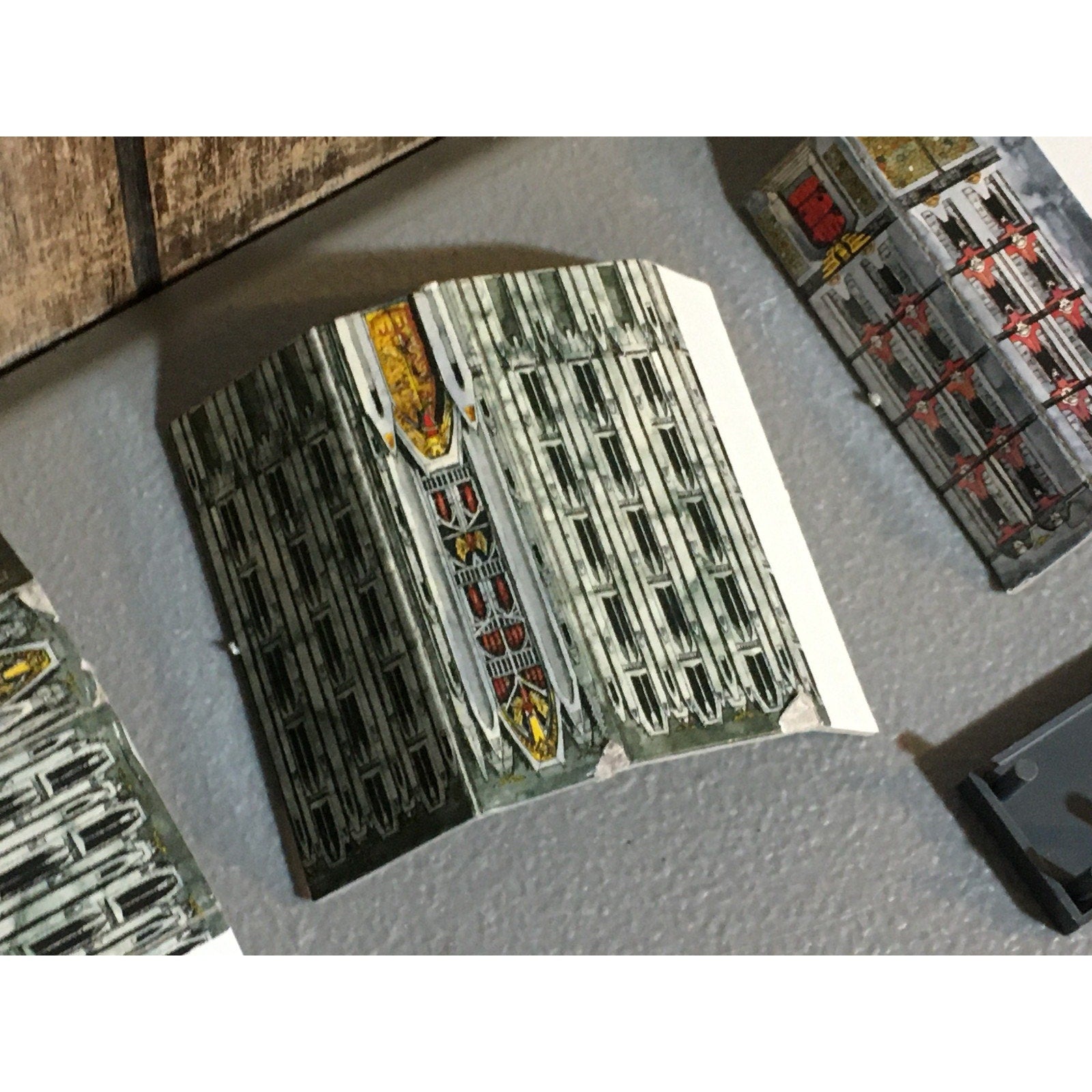 A31678 WARHAMMER EPIC 40K TERRAIN BUILDINGS PLASTIC & CARDSTOCK 4 PK