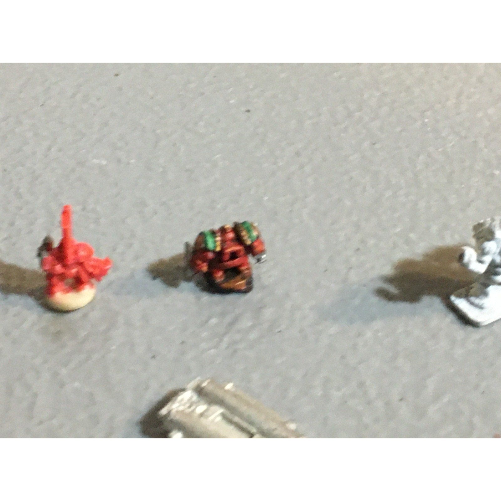 A24890 WARHAMMER 40K EPIC RANDOM BITS LOT INCOMPLETE SOME METAL ELDAR CHAOS GW