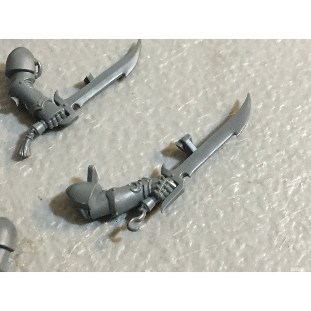 A31463 WARHAMMER 40K CHAOS EMPERORS CHILDREN BITS LOT BLADES SWORD GW